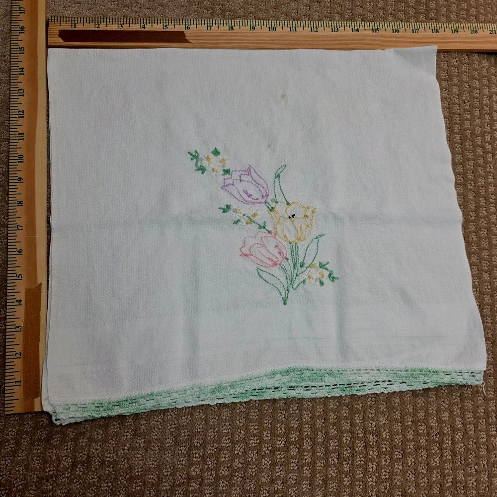 Vintage Cannon Tea Towel Dish White Embroidered Floral Crochet‎ Trim, GUC